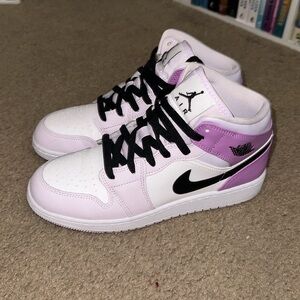kids nike air jordan 1 mid. size 6